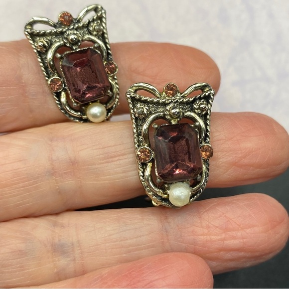 Vintage Clip On Earrings Purple Stone & Faux Pearl - Picture 7 of 7